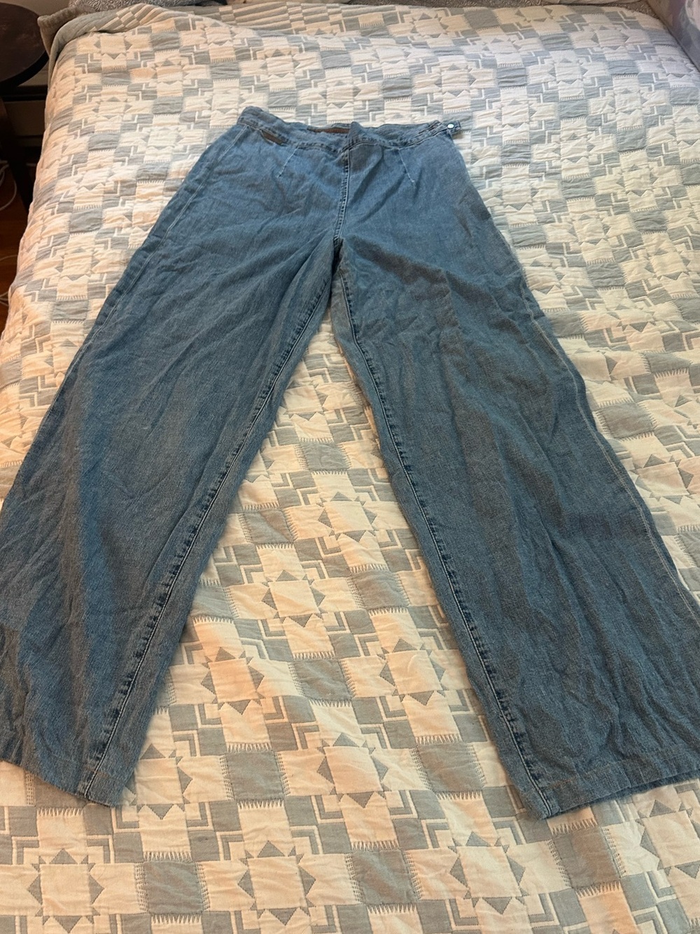 Agolde Vintage High-Rise Wide Leg Jeans in Light Blue Denim 28